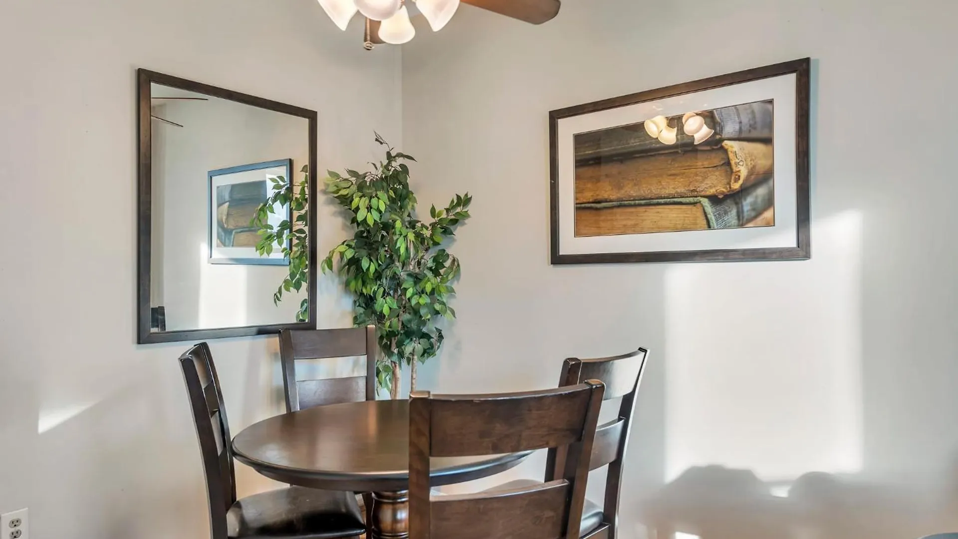 Vila 715A - Settle Into Soulard 4 Beds 2 Full Baths Saint Louis 0*,  USA