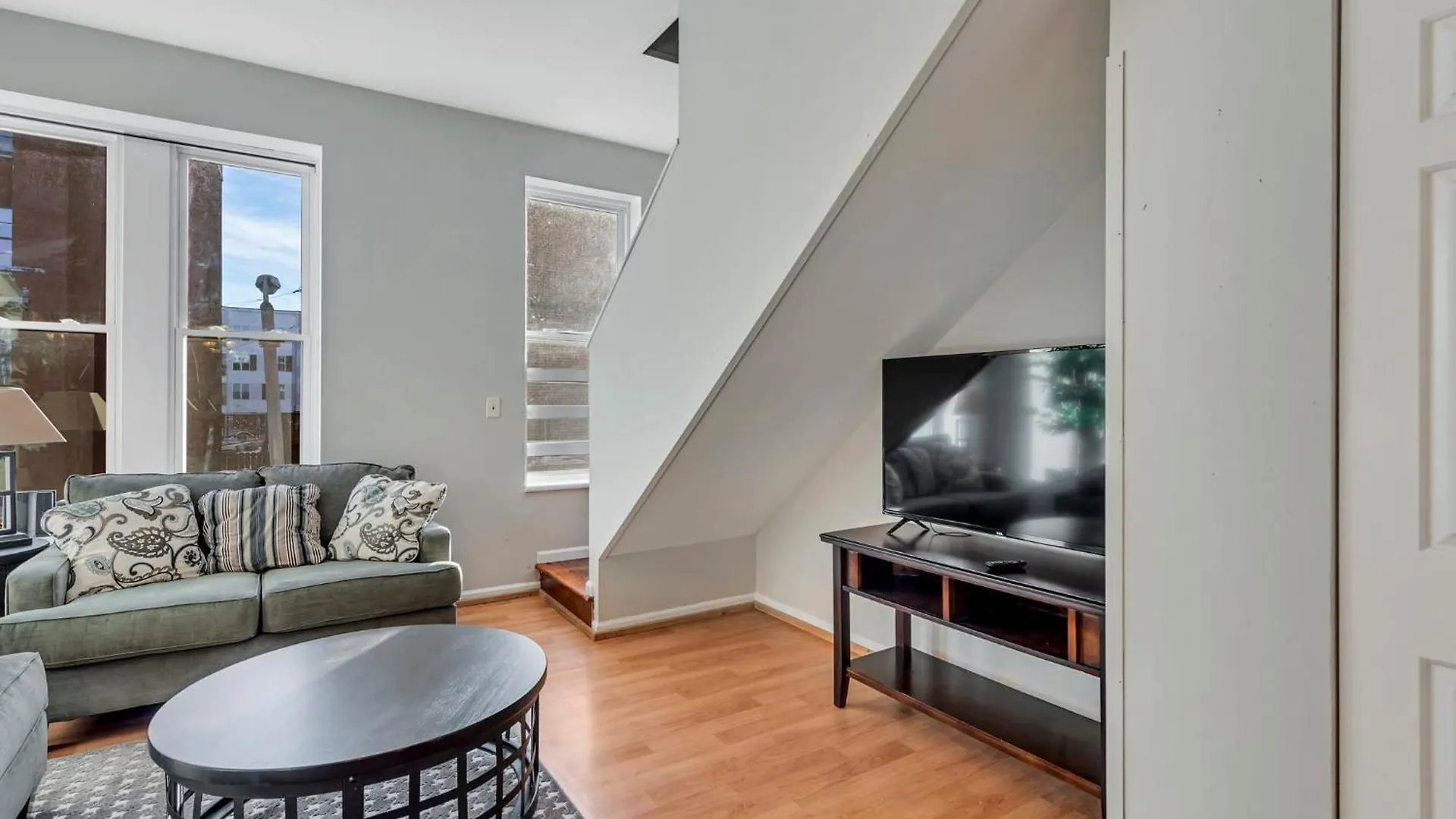 715A - Settle Into Soulard 4 Beds 2 Full Baths Villa Saint Louis