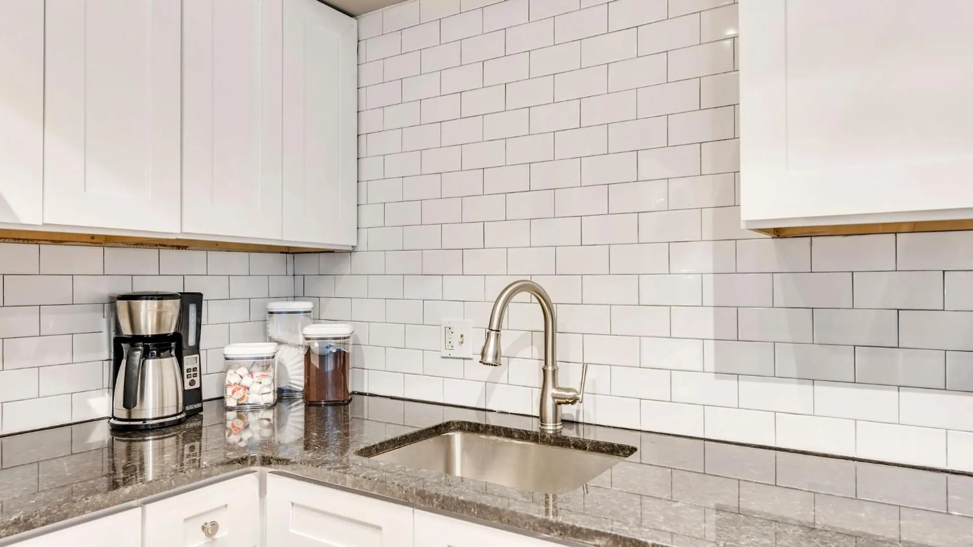 Nyaraló 715A - Settle Into Soulard 4 Beds 2 Full Baths Villa Saint Louis